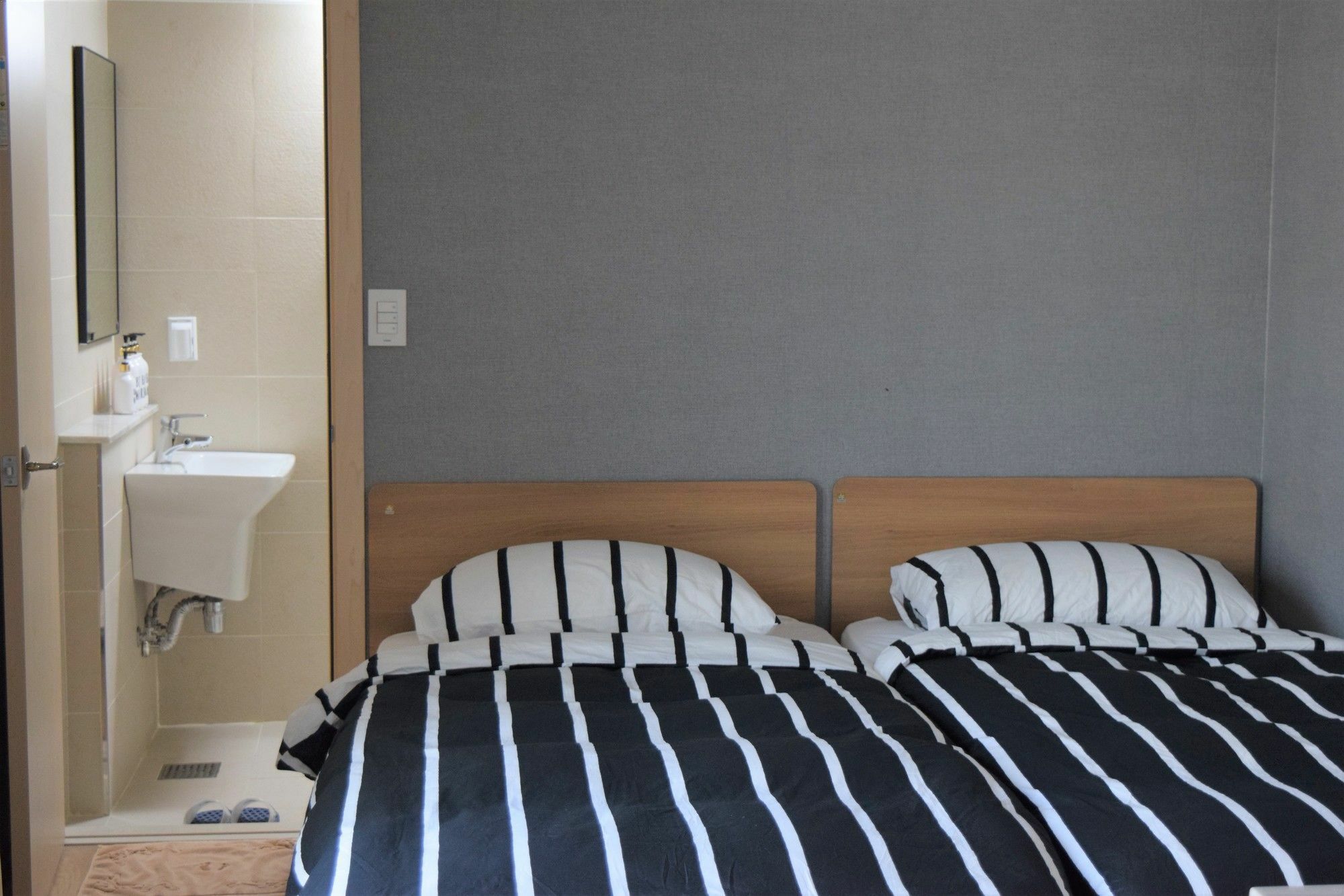 Red Stone Guesthouse Seoul Ngoại thất bức ảnh
